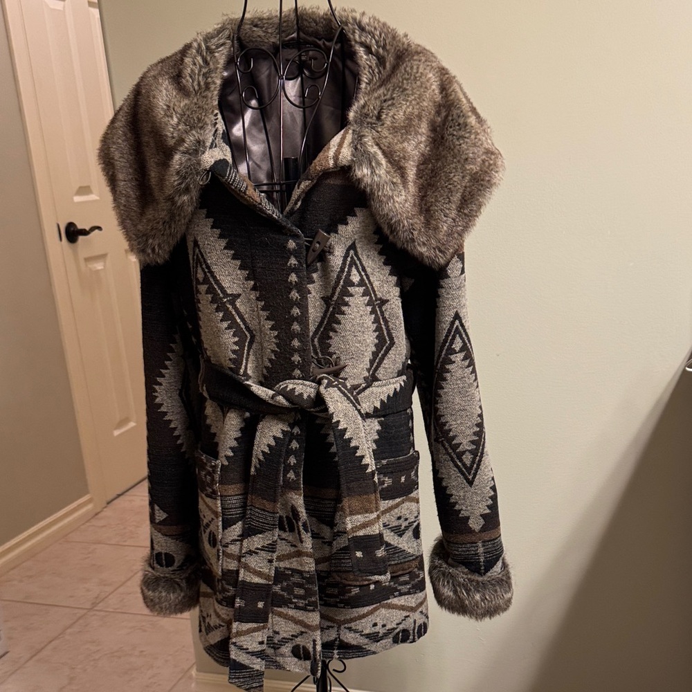 Women's Patterned Coat with Faux Fur Trim